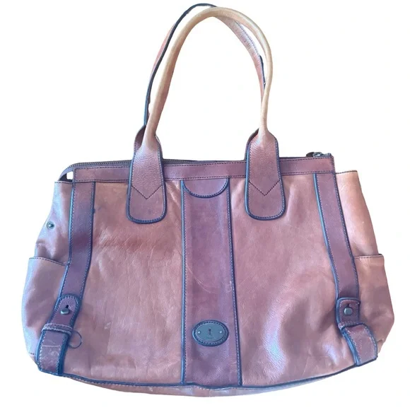 Fossil Vintage Reissue Brown and Tan Leather Shoulder Bag Distressed - Picture 2 of 16
